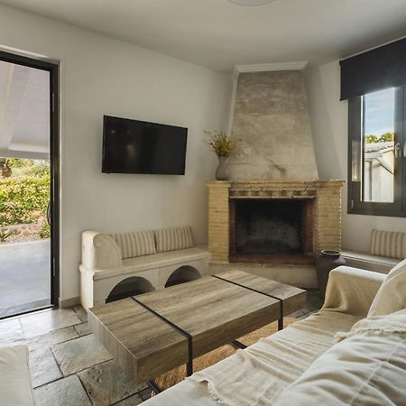 Binios Villa - Private Pool, Walking Distance From The Beach Vasilikí 外观 照片