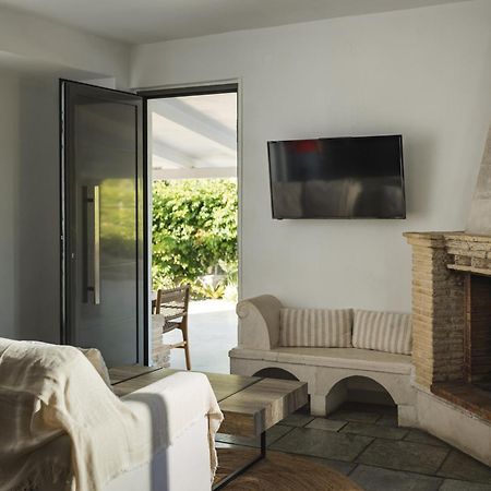 Binios Villa - Private Pool, Walking Distance From The Beach Vasilikí 外观 照片