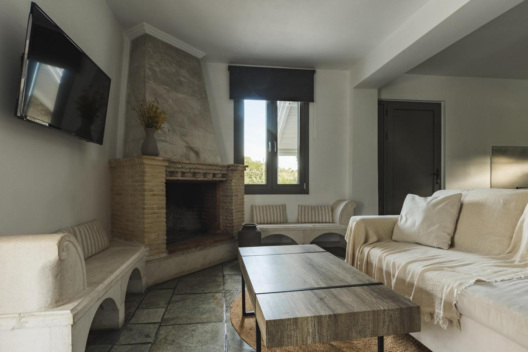 Binios Villa - Private Pool, Walking Distance From The Beach Vasilikí 外观 照片