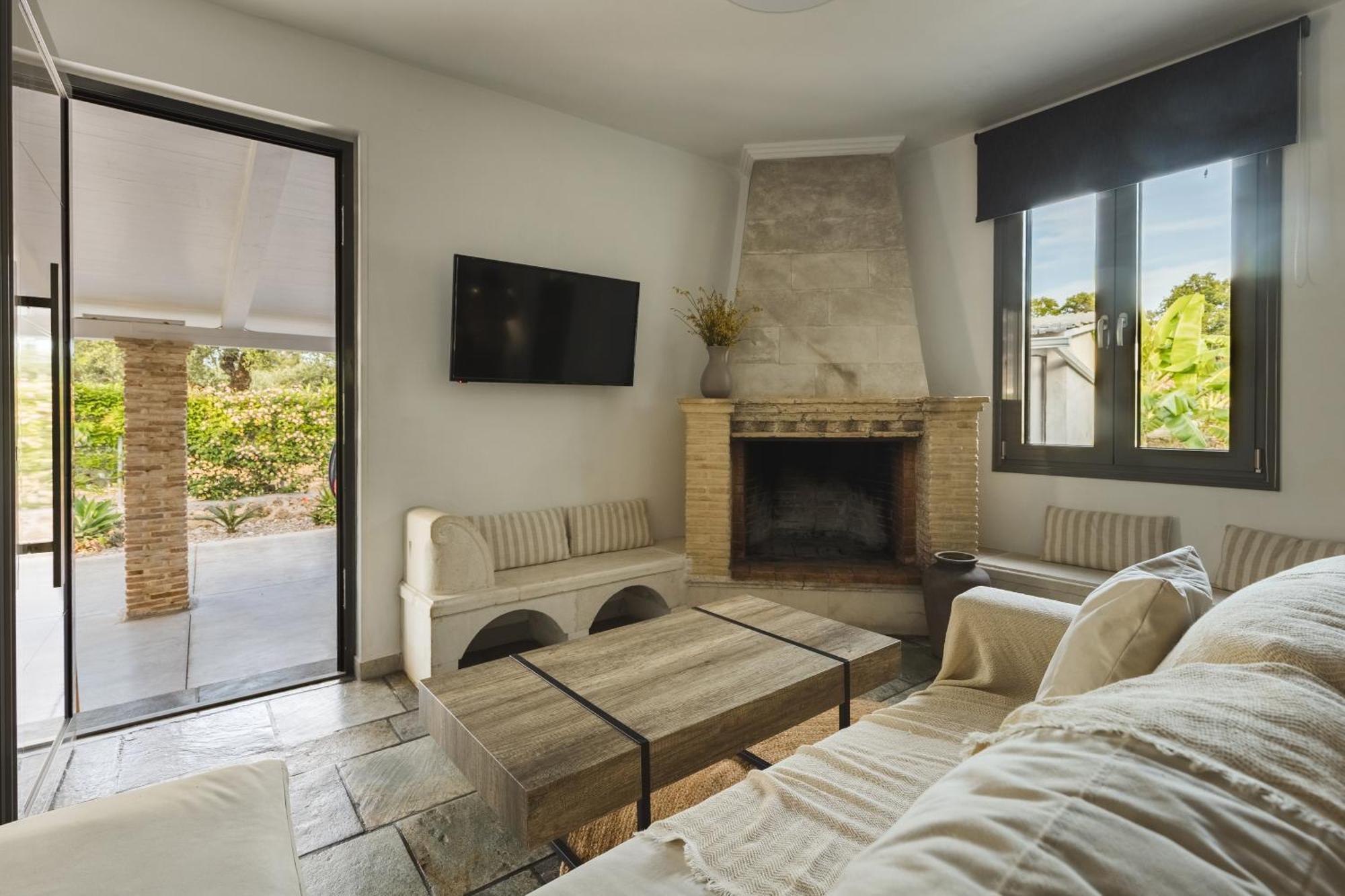 Binios Villa - Private Pool, Walking Distance From The Beach Vasilikí 外观 照片