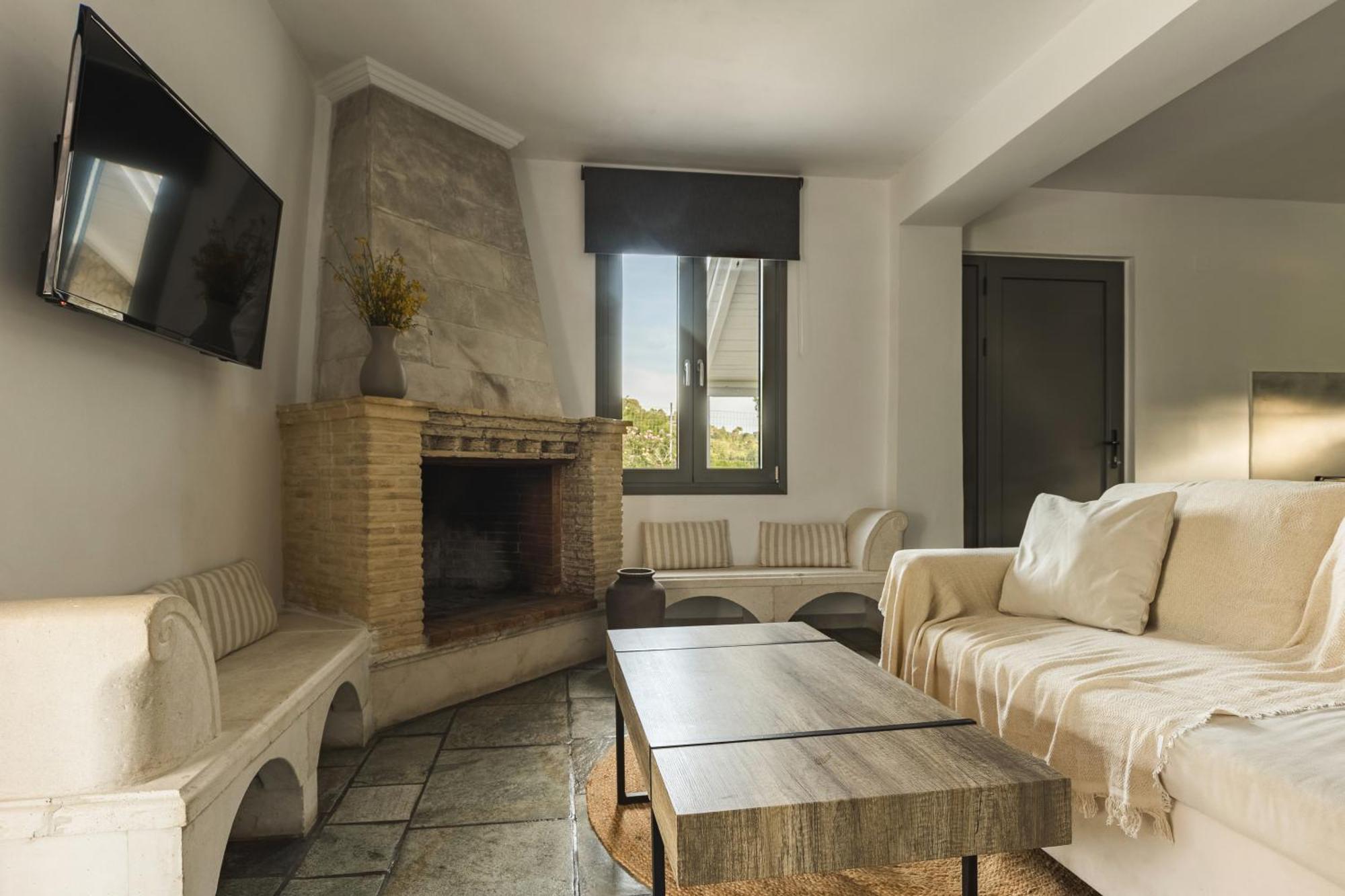 Binios Villa - Private Pool, Walking Distance From The Beach Vasilikí 外观 照片
